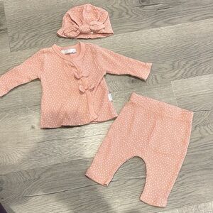 Tahari Baby- Adorable Pink Baby Outfit with Hat